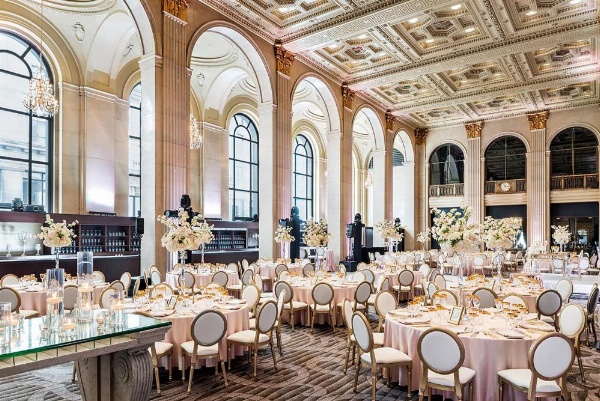 One King West Hotel And Residence image 12